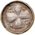 E113. Denar krzyżowy XI w, Av.: Krzyż kawalerski, Rv.: Pastorał